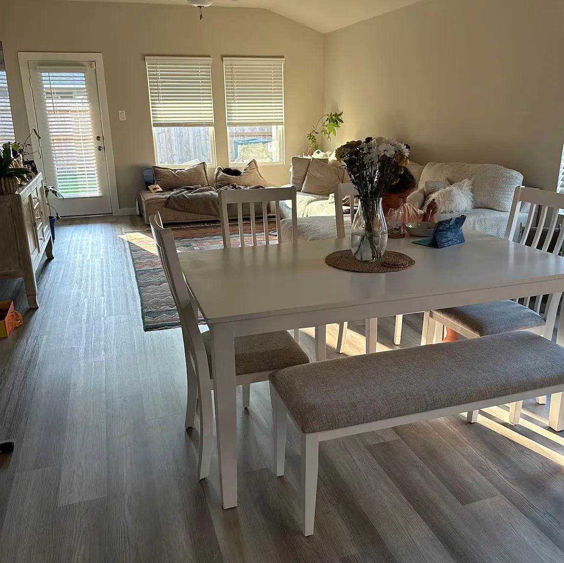 4 bed, 1557 sqft, $700 — Photo 2