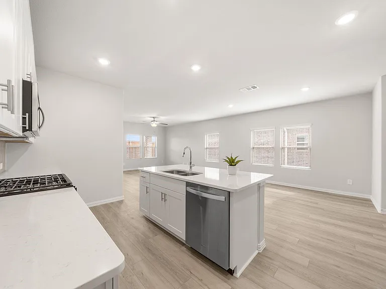 1737 Arches Rd — Photo 1