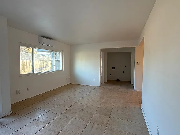 1220 Helix St #1220 — Photo 3