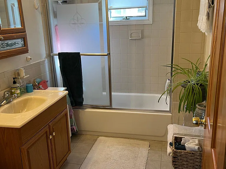 3-24 Burnham St #3 — Photo 10