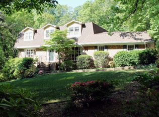 616 W Sunset Rd, Lookout Mountain, TN 37350