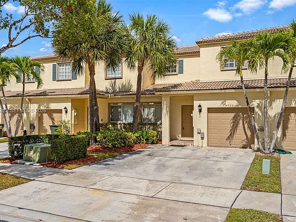 2nd image of 4722 Lago Vista Dr