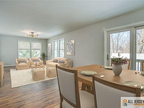 5th image of 25 Haag St