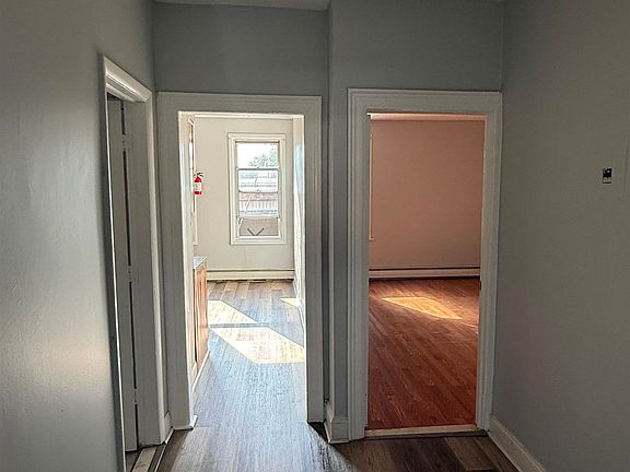 5th image of 793 Kennedy Blvd