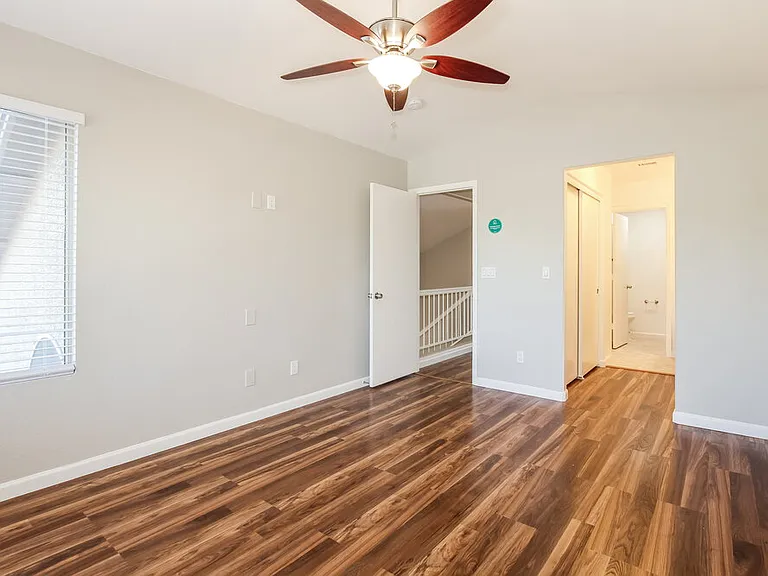 536 E Marco Polo Rd — Photo 7