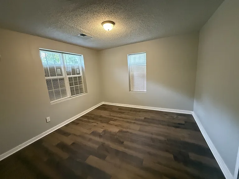540 Harahan Rd — Photo 17