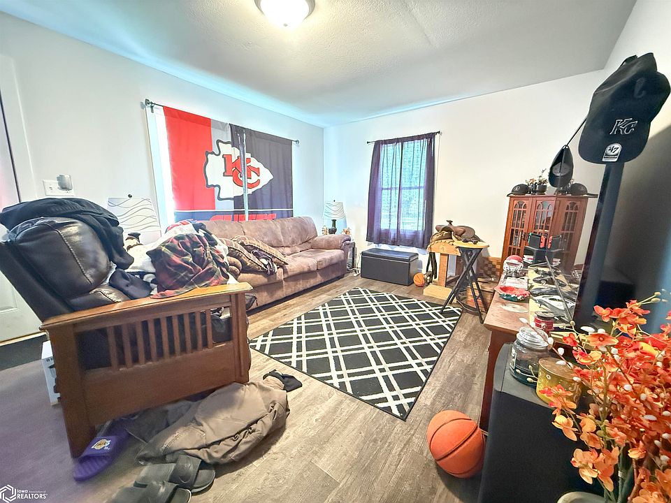 2nd image of 116 Marston St