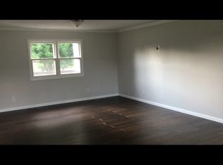 132 Lakewood Dr, Hillsboro, IL 62049