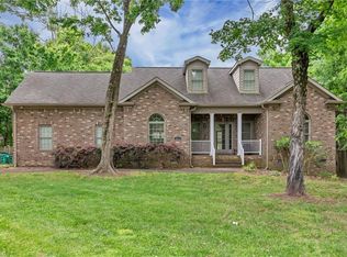 1803 Chestnut Dr, High Point, NC 27262