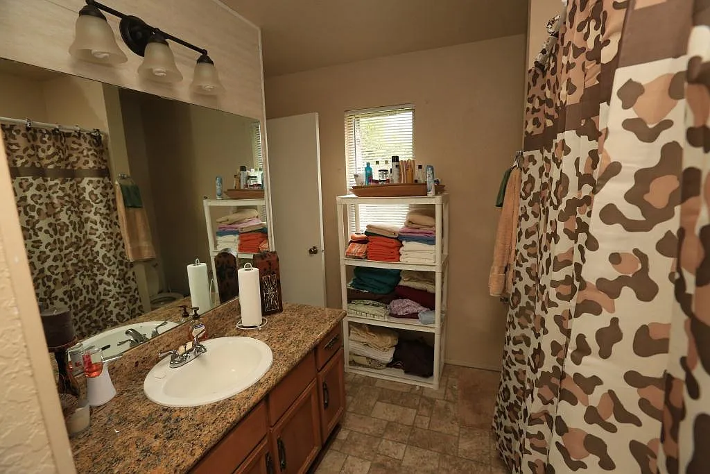 2 bed, 900 sqft, $1,690 — Photo 4