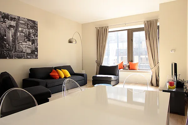 Rented by Platinvm Property Group New York | media 29