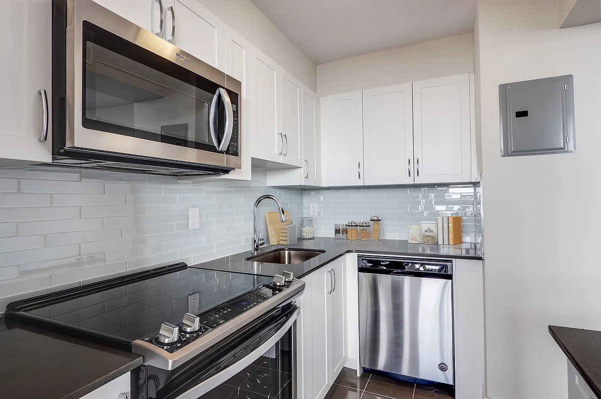 19 Rosemount Drive — Photo 2