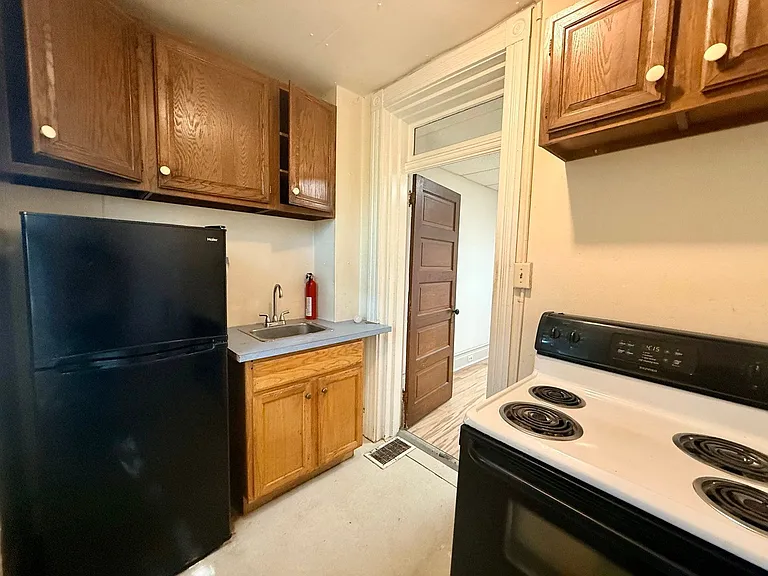 626 W Lemon St #2R — Photo 8