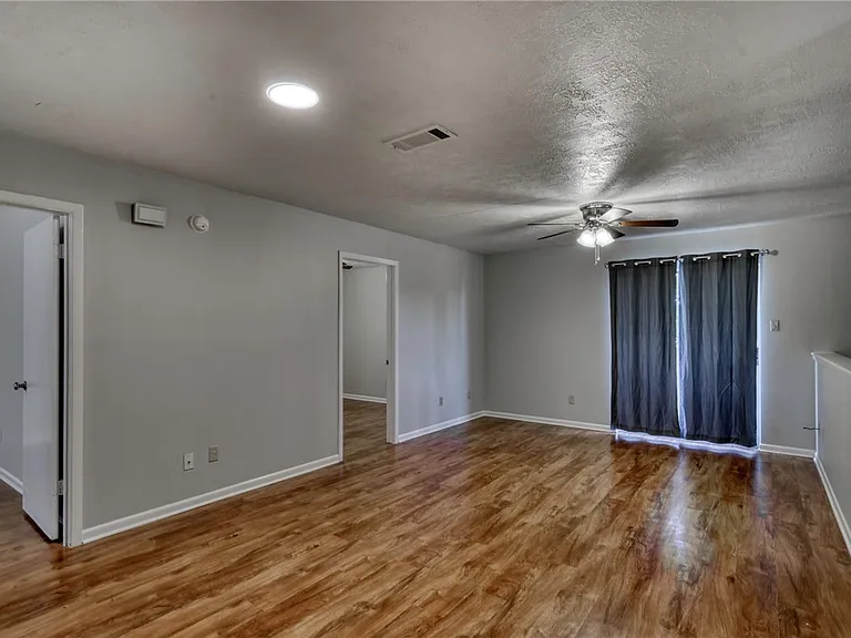 910 Spring Loop #B — Photo 3