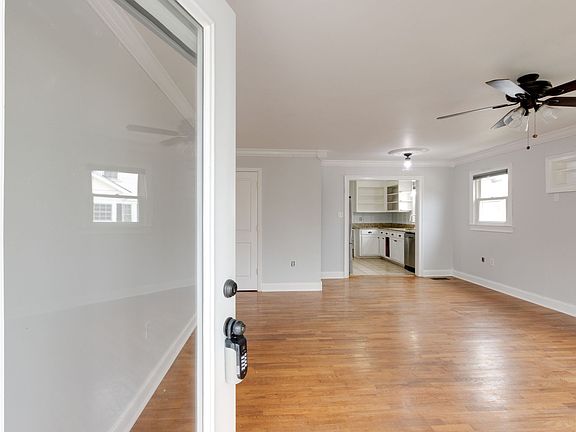 2nd image of 1212 N Spring St