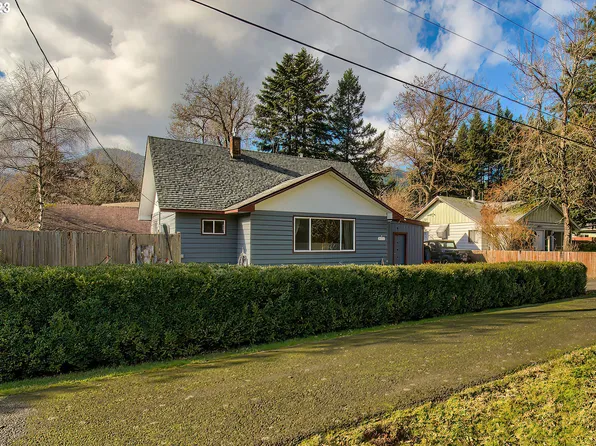 1015 E Cascade Dr, North Bonneville, WA 98639