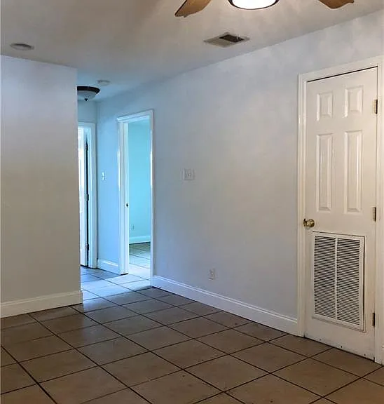 7001 Oak Meadow Cir #B — Photo 9