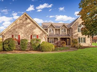 15800 Brook Ln, Brookfield, WI 53005