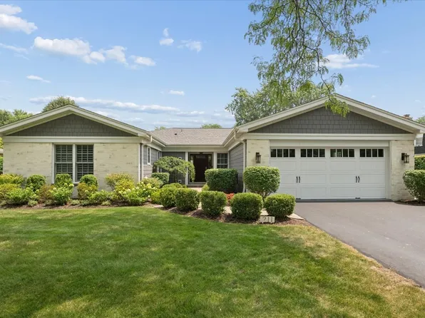 211 Kenmore Ave, Deerfield, IL 60015