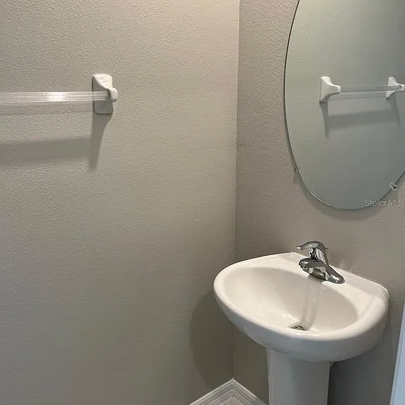 580 Royal Empress Dr — Photo 5