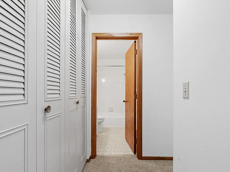 1605 Minnehaha Apartments — Photo 30