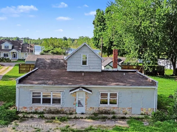 5884 E Round Lake Rd, Laingsburg, MI 48848
