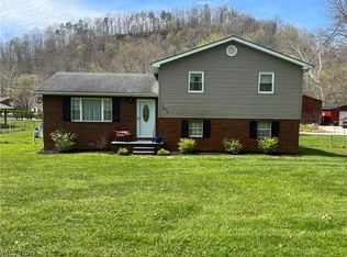 1872 E Mud River Rd, Milton, WV 25541