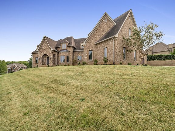 2nd image of 2848 Carriage Way