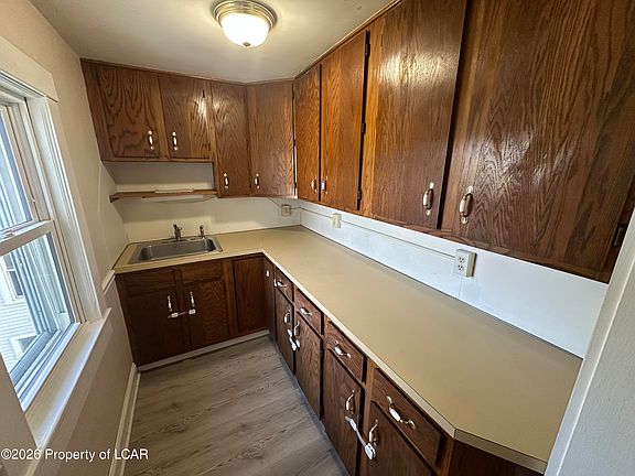 2nd image of 966 Ridge Ave UPPER