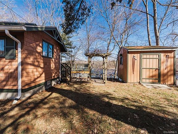 3rd image of 44 Pine Lake Dr