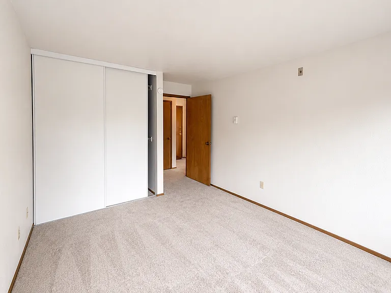 Shorecrest Apartments — Photo 18