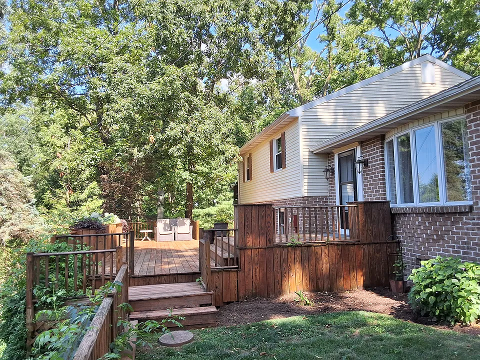 3422B W Newport Rd