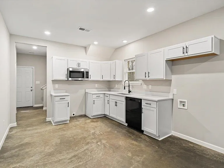 2845 Yale Ave — Photo 10