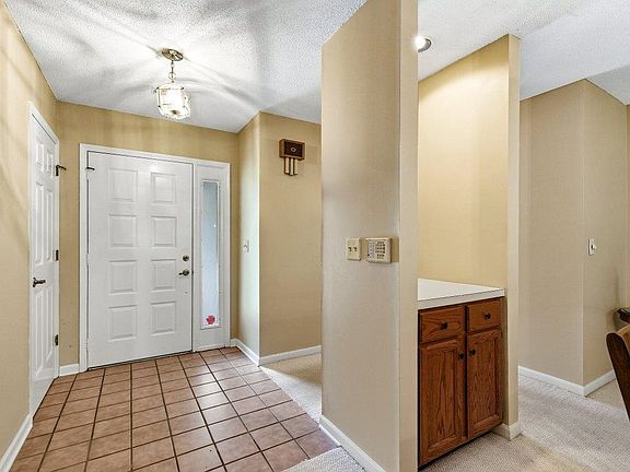3rd image of 107 Mayberry Ln.