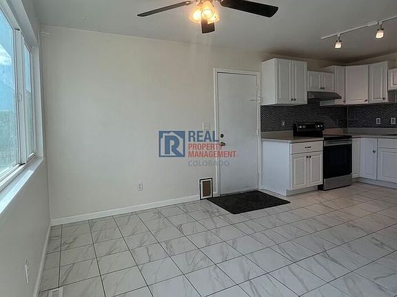3rd image of 918 Mesa Ct