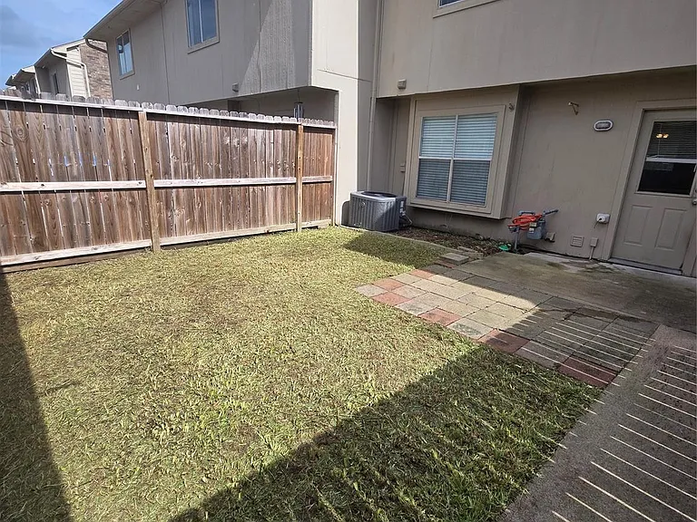 938 Birnham Woods Blvd — Photo 11