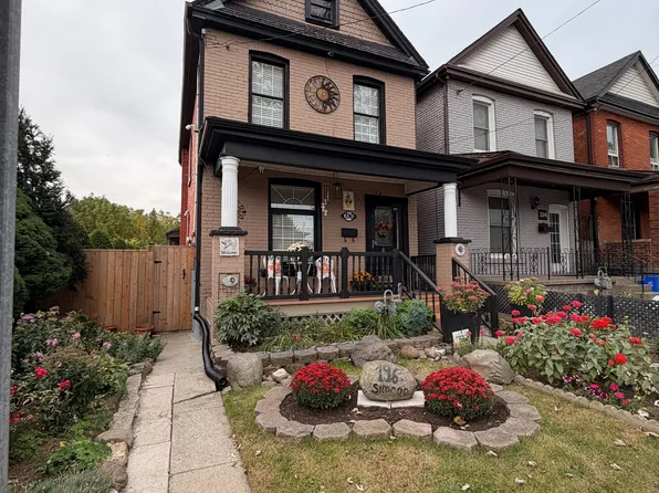 196 Simcoe St E, Hamilton, ON L8L 3P1