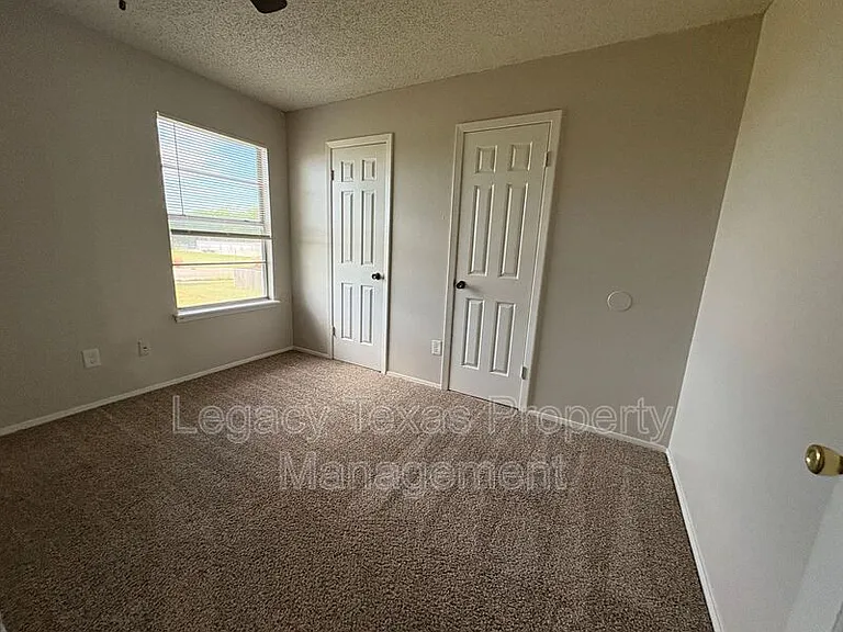1401 Courtney Pl #C — Photo 18