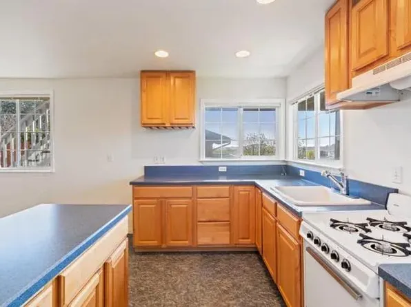 291 Coral Reef Ave, El Granada, CA 94018
