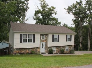 19 Poplar Hls, Hurricane, WV 25526