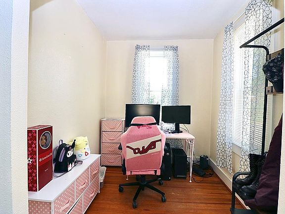 4th image of 2594 Pearl St