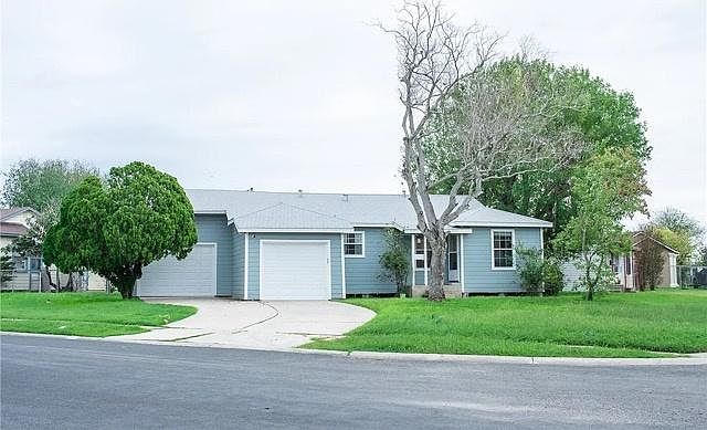 1st image of 902 Gardenia Dr