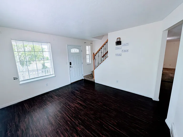 749 Country Club Dr — Photo 5