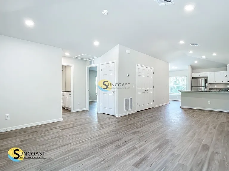 2021 Redmond St — Photo 2