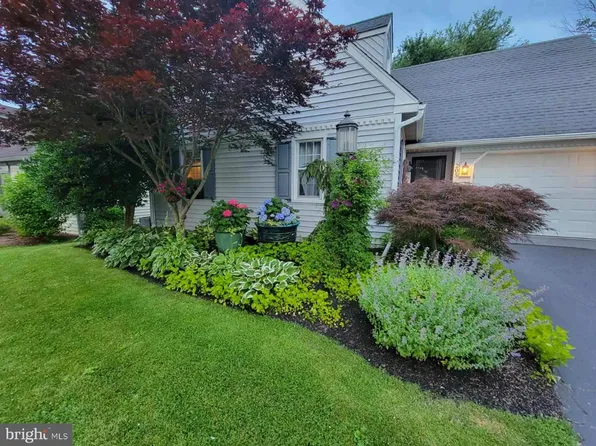 205 Plaza Dr, Downingtown, PA 19335