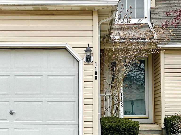 1188 Windmill Way E — Photo 2