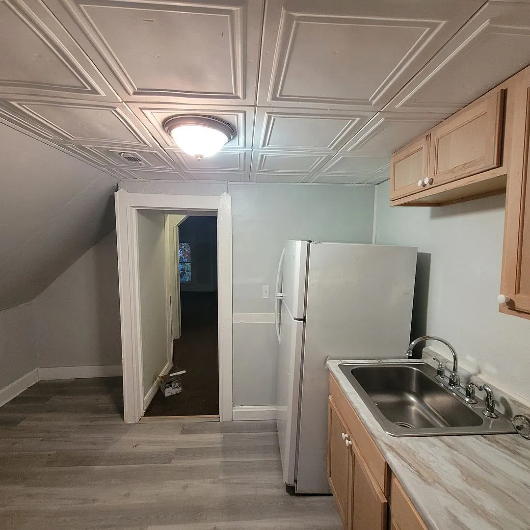 2049 W 95th St. — Photo 4