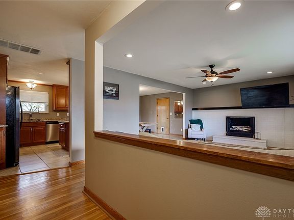 5th image of 824 Fawcett Dr