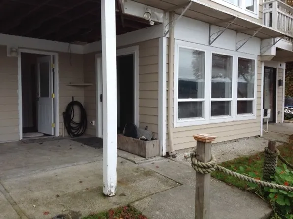 10115 SW 263rd St, Vashon, WA 98070