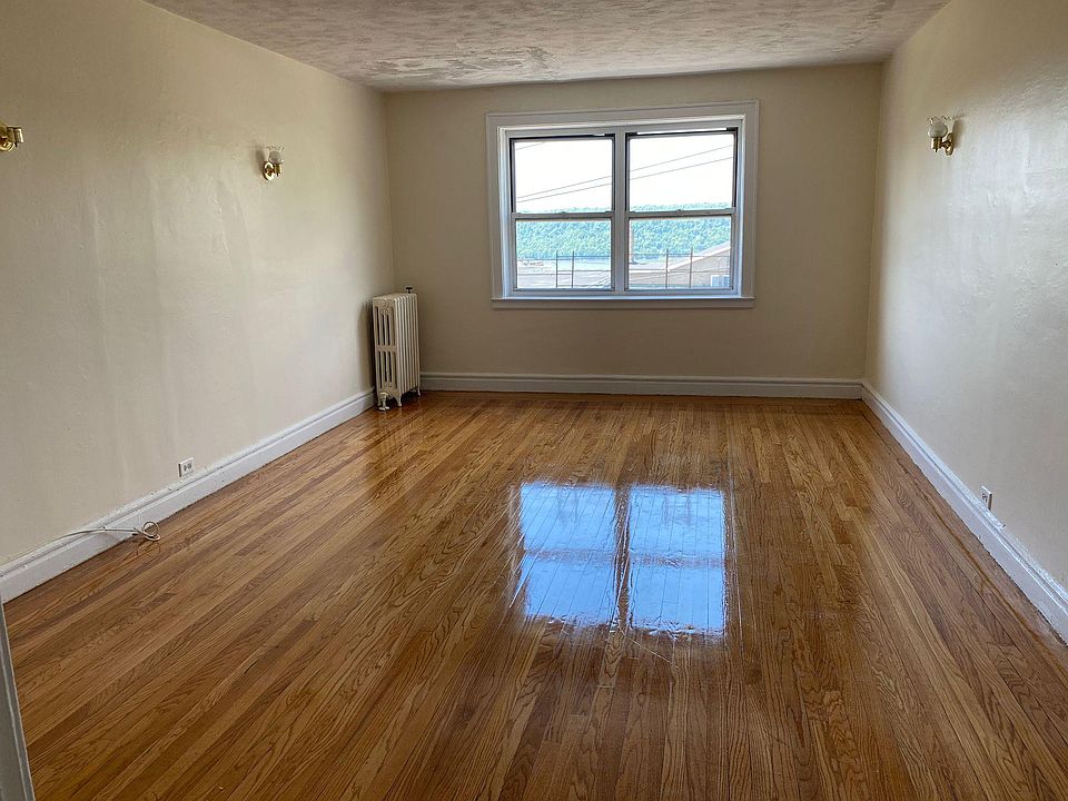 1st image of 44 Park Avenue Ter #35